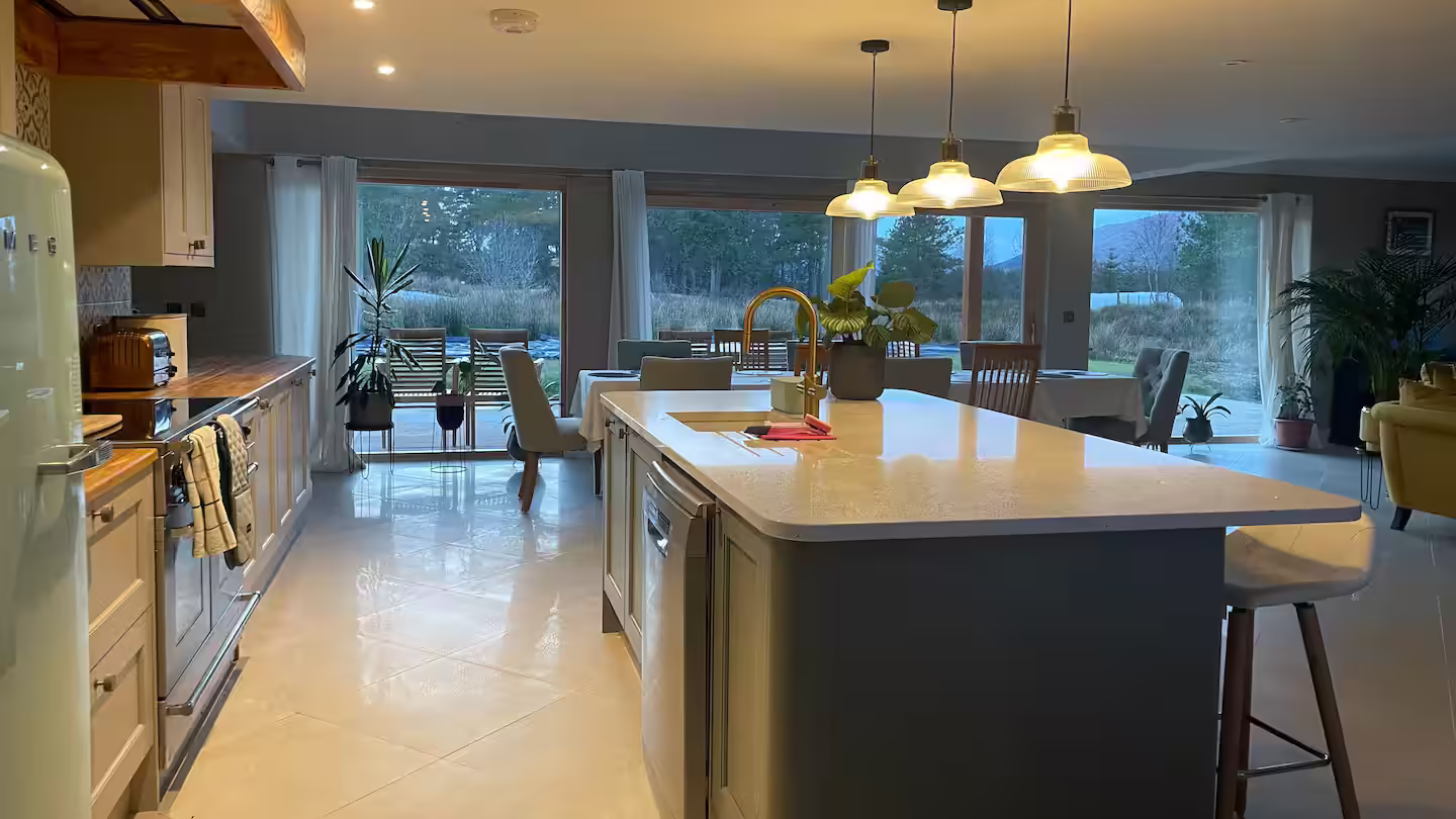 Old Pines 5-bed house - self-catering kitchen